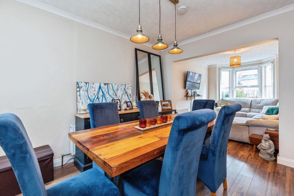 Property photo 3 of 13 Pbox-Img.Jpg