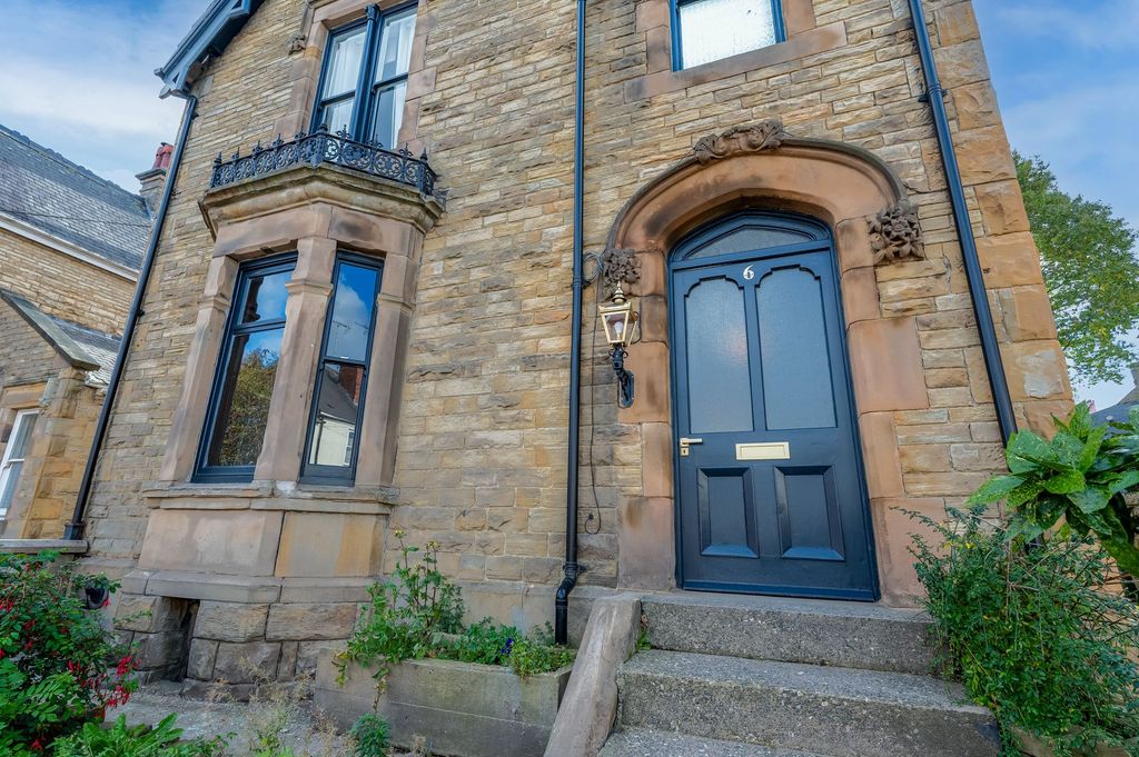 Property photo 1 of 49