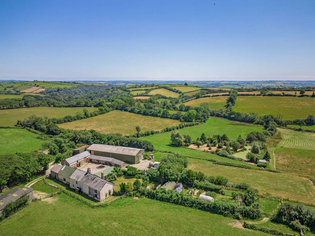 Property photo 3 of 24 Higher Ley