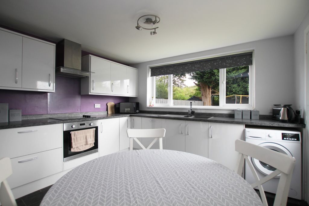 Additional image 4 of 3 bed semi-detached house to rentAllander Road, Bearsden, East Dunbartonshire G61