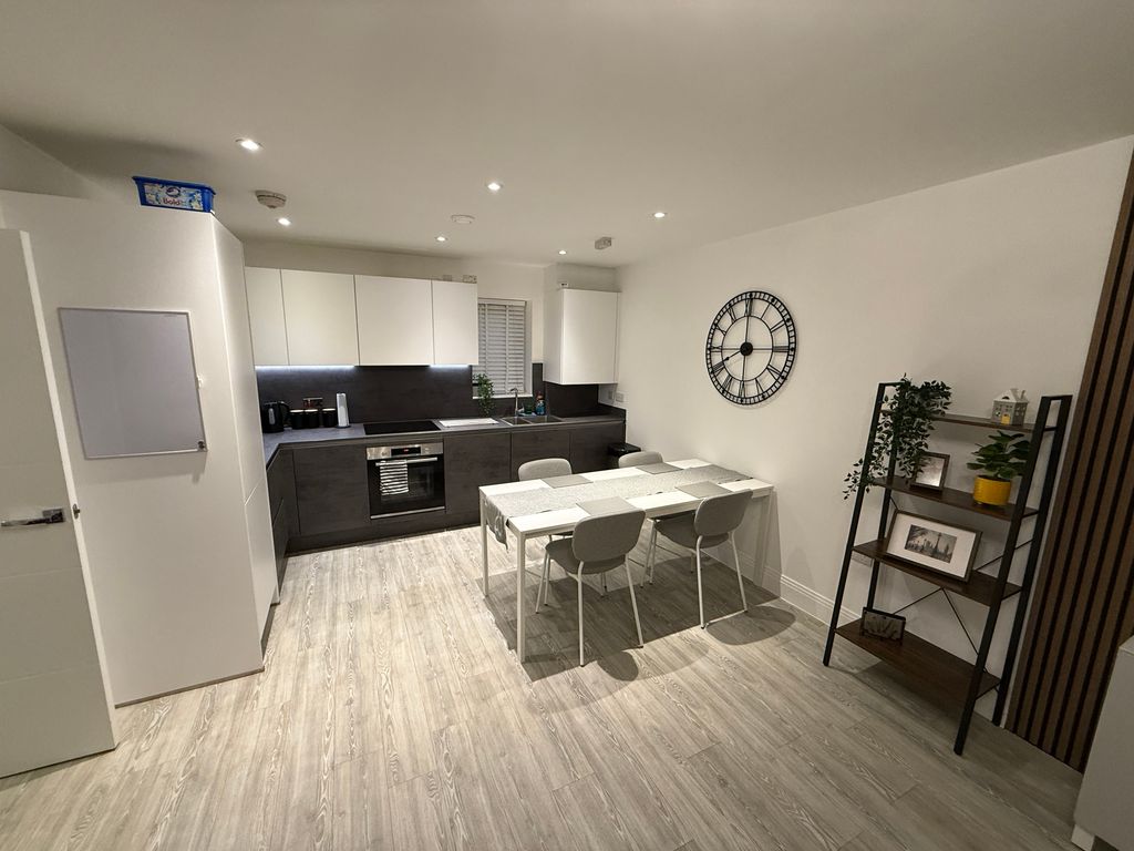 Property photo 2 of 15 20250425_192722155_Ios