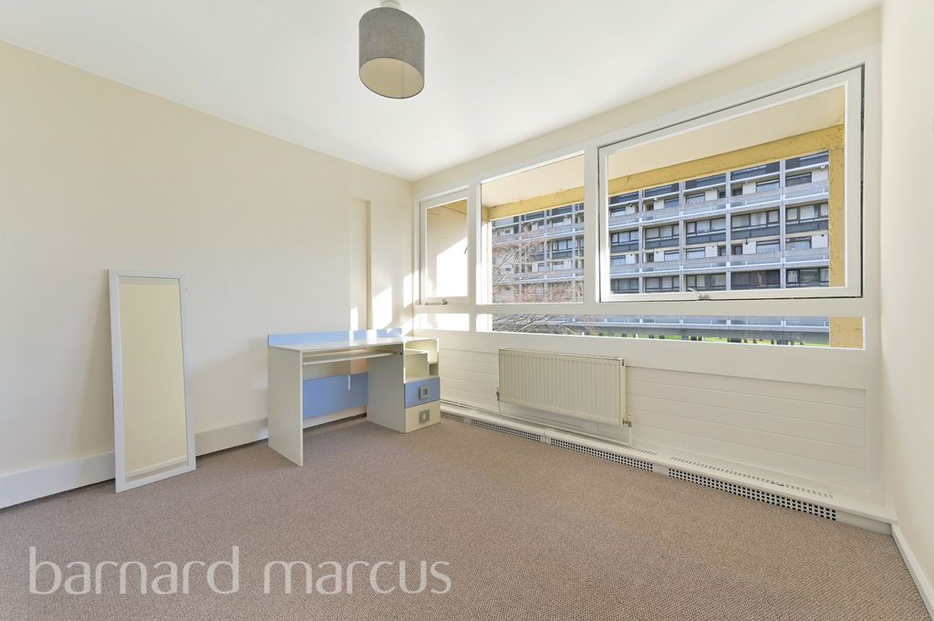 Property photo 3 of 7 Bedroom 2