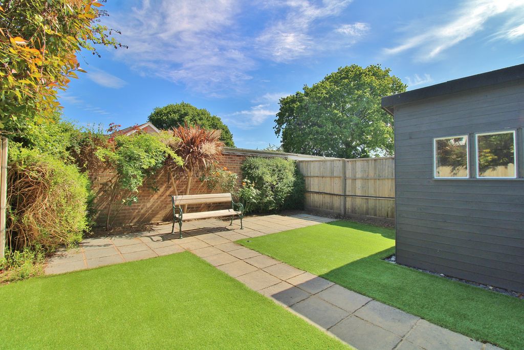 Property photo 2 of 34