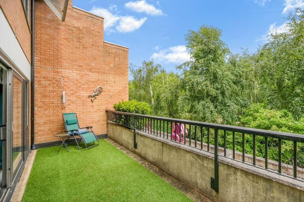 Property photo 3 of 21 Balcony
