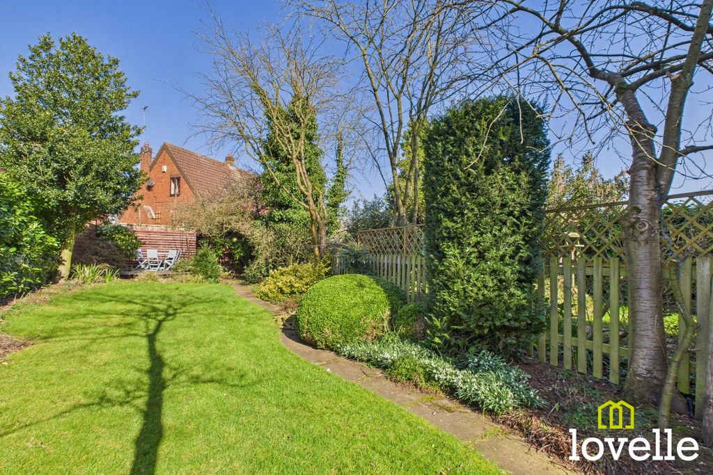 Property photo 2 of 38