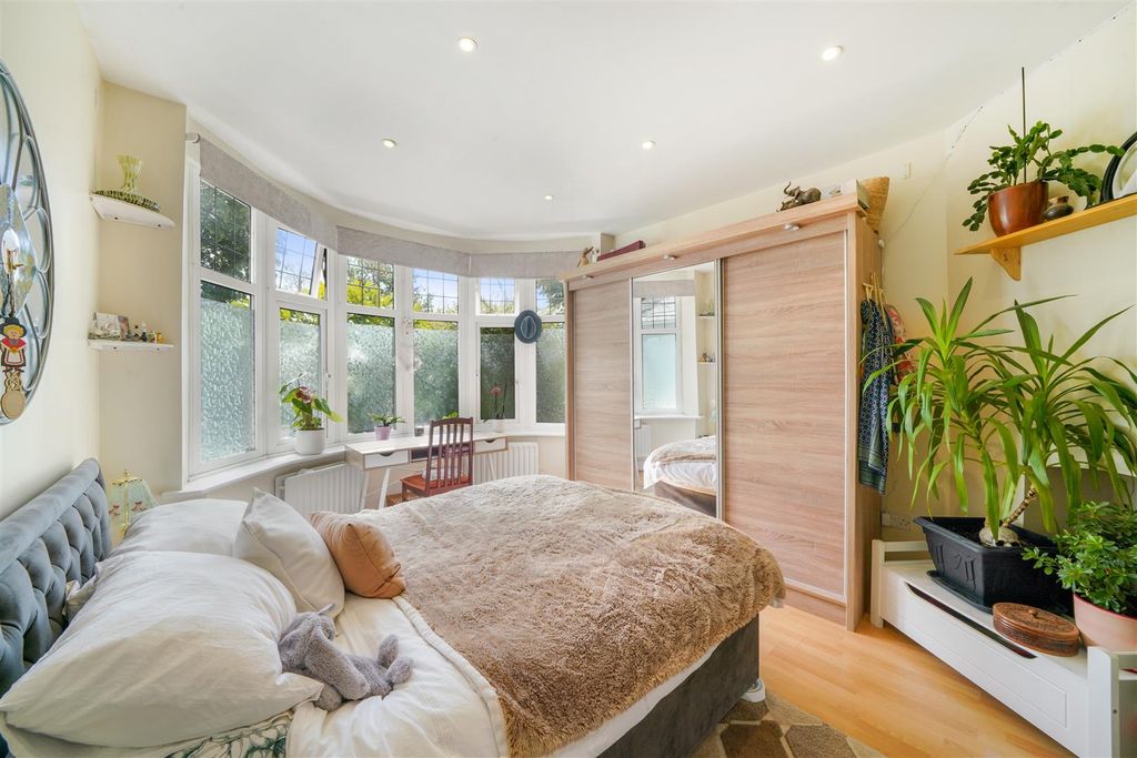 Property photo 3 of 13 17 Horsenden Avenue - Nnhfynvoezpahibsapvw.Jpg