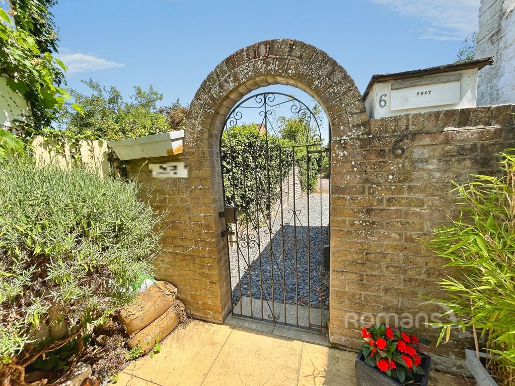 Property photo 1 of 12 Pbox-Img.Jpg