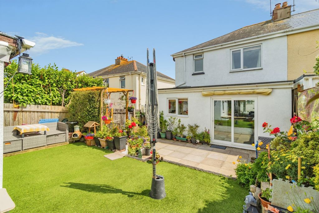 Property photo 1 of 28