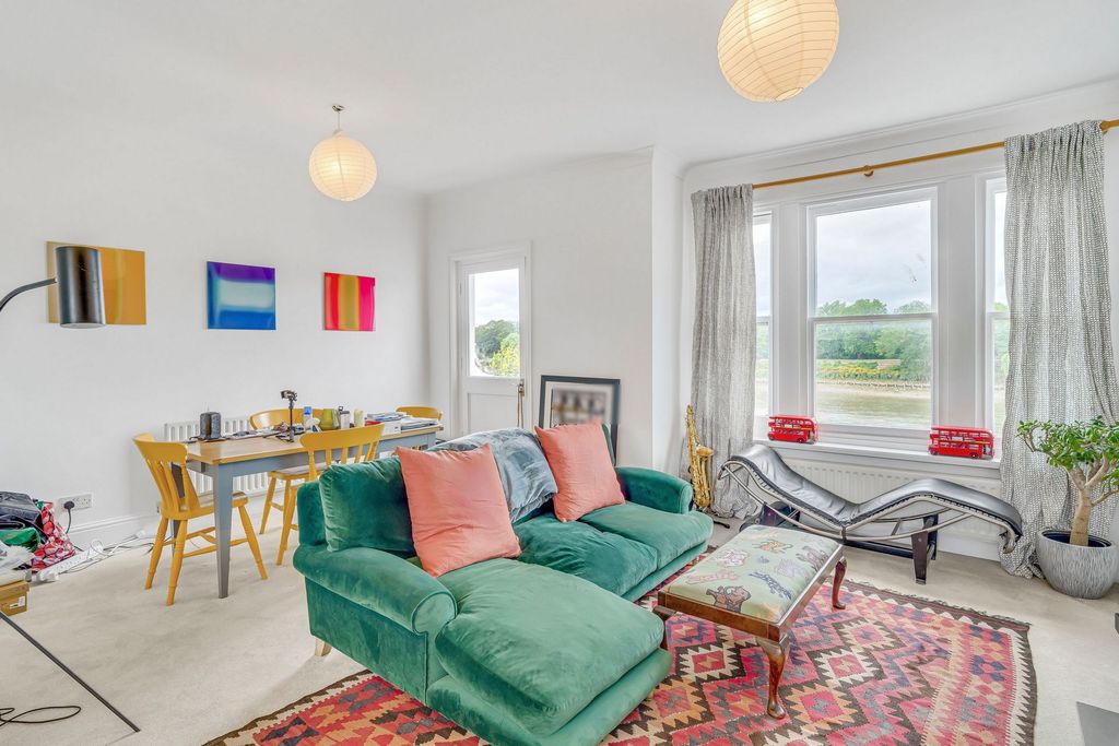 Property photo 3 of 12 Photo 3