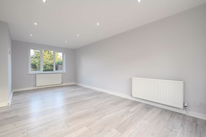 Property photo 3 of 9 Photo 3