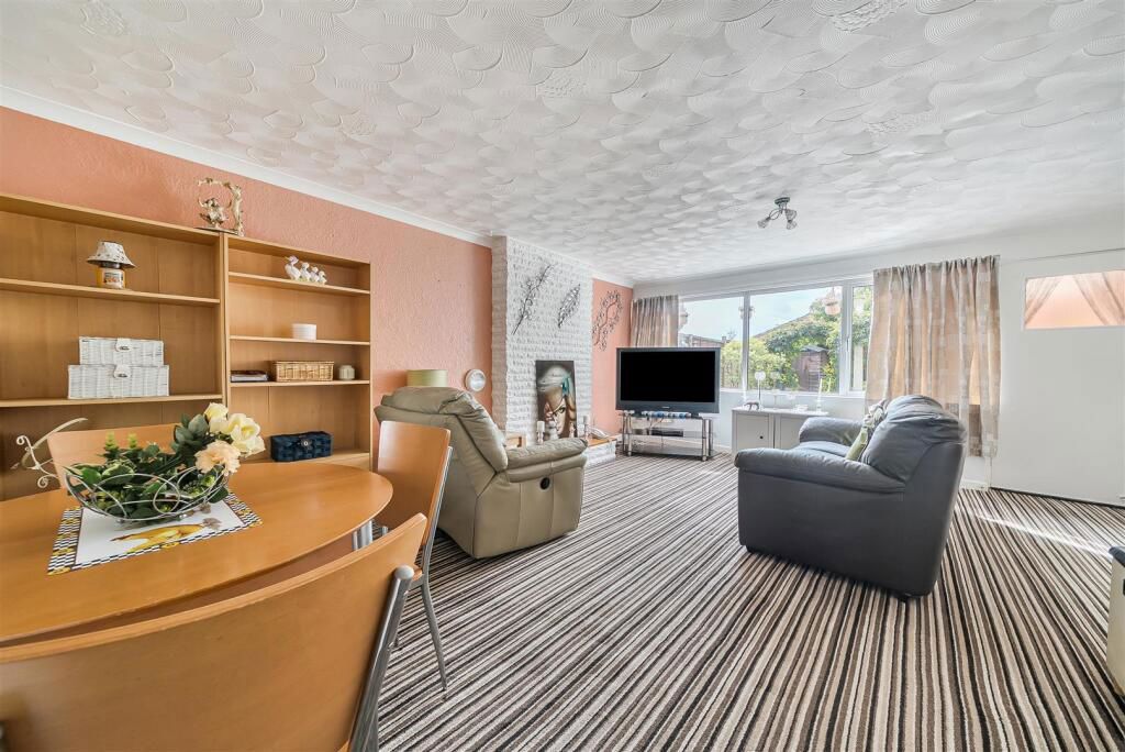 Property photo 3 of 19