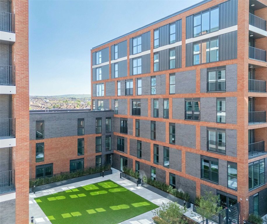 Property photo 2 of 10 Picture No. 08