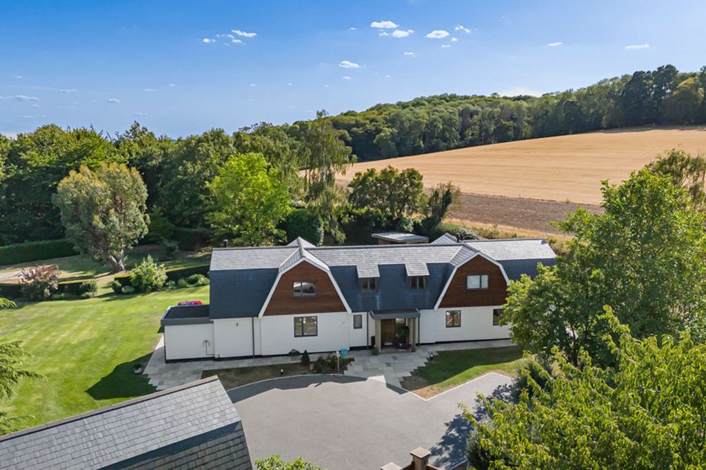 Property photo 2 of 37