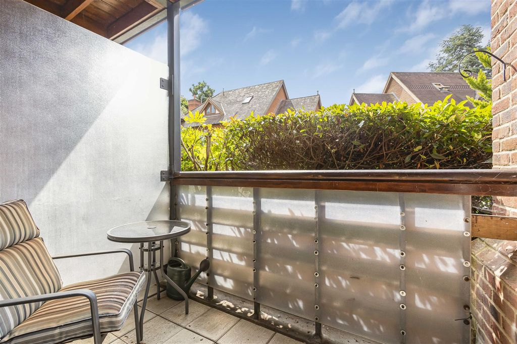 Additional image 17 of 2 bed flat for saleAshbourne Gardens, Hertford SG13
