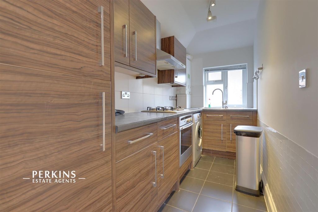 Property photo 2 of 5 Kitchen.Jpg