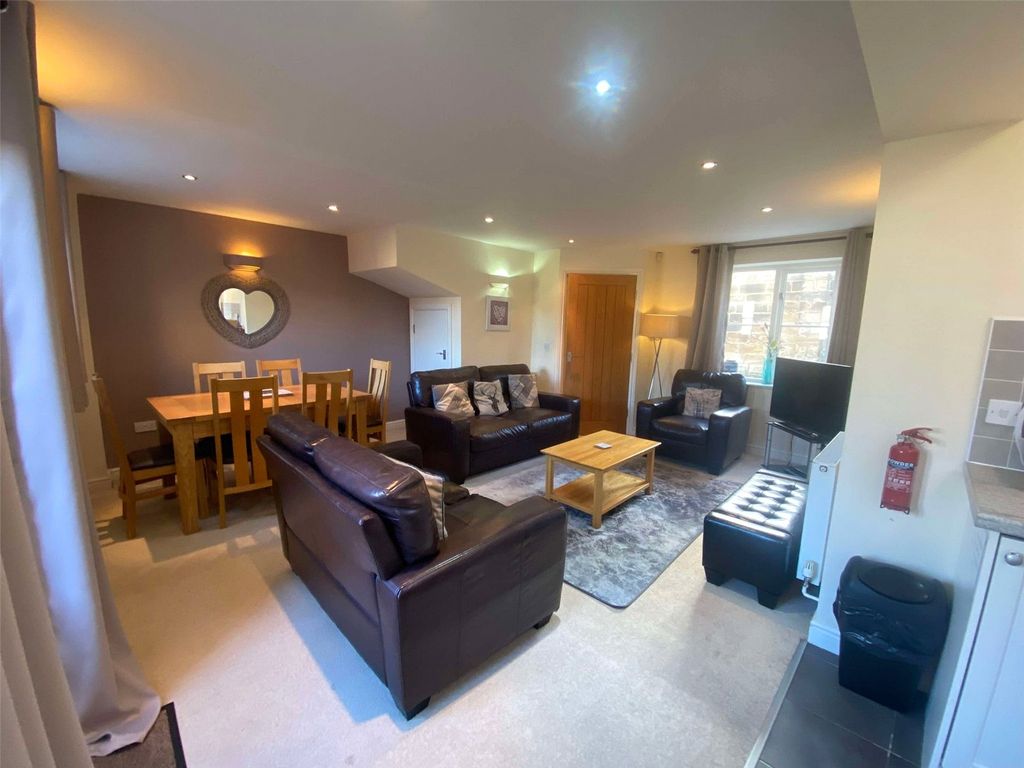 Property photo 2 of 15 Picture No. 13