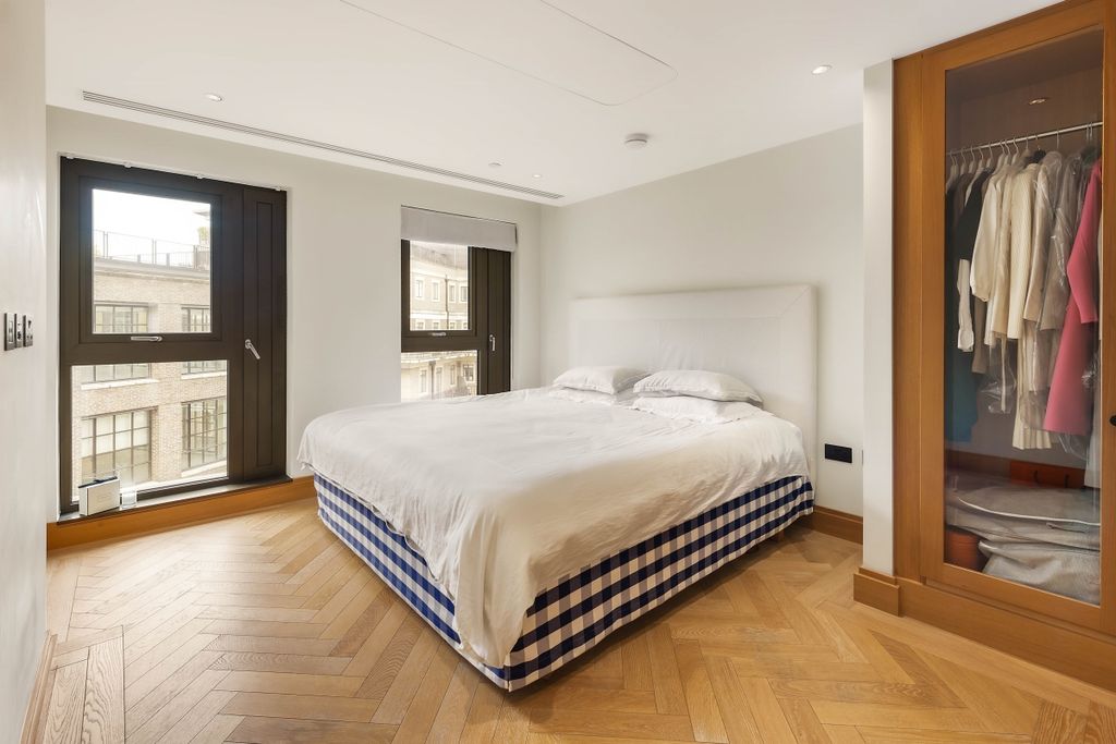 Property photo 3 of 12 Cleland House