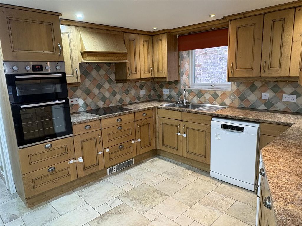 Property photo 2 of 13 Kitchen/Living Room