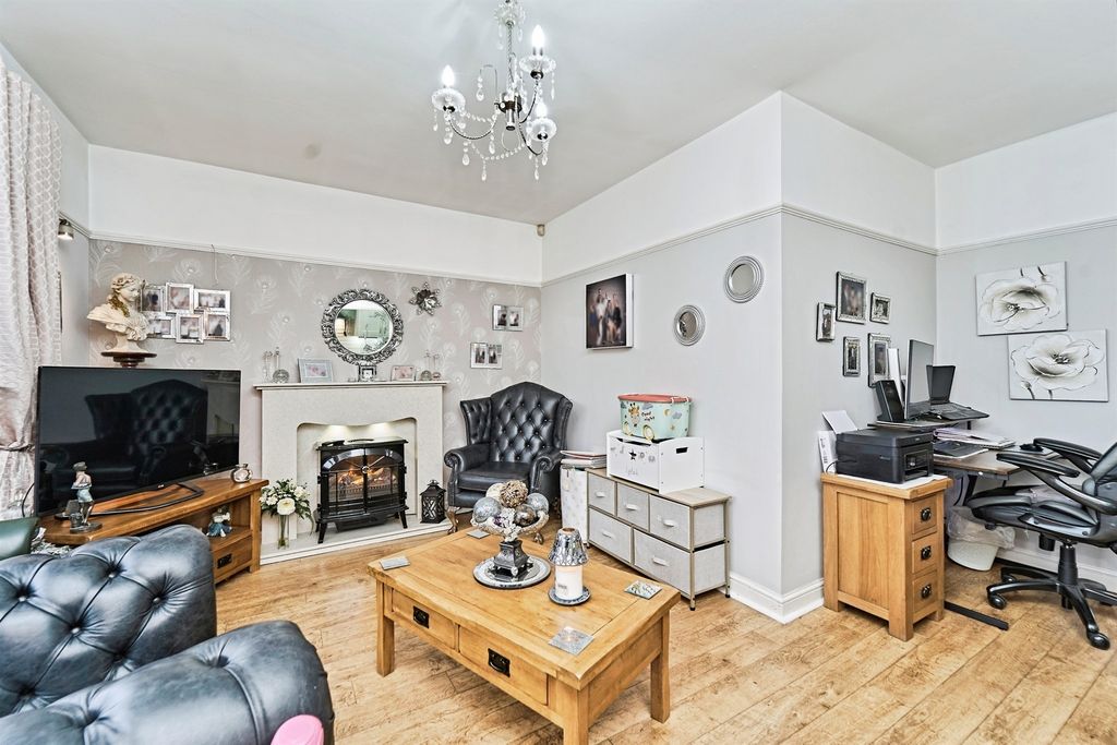 Property photo 2 of 20