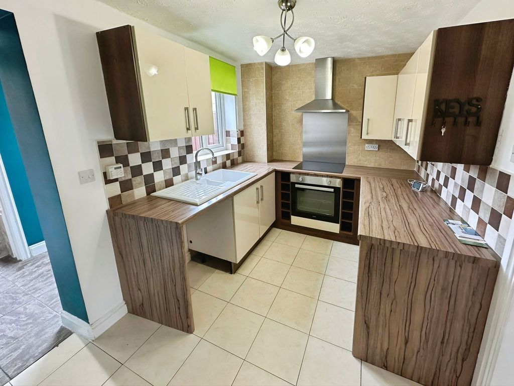 Property photo 3 of 11