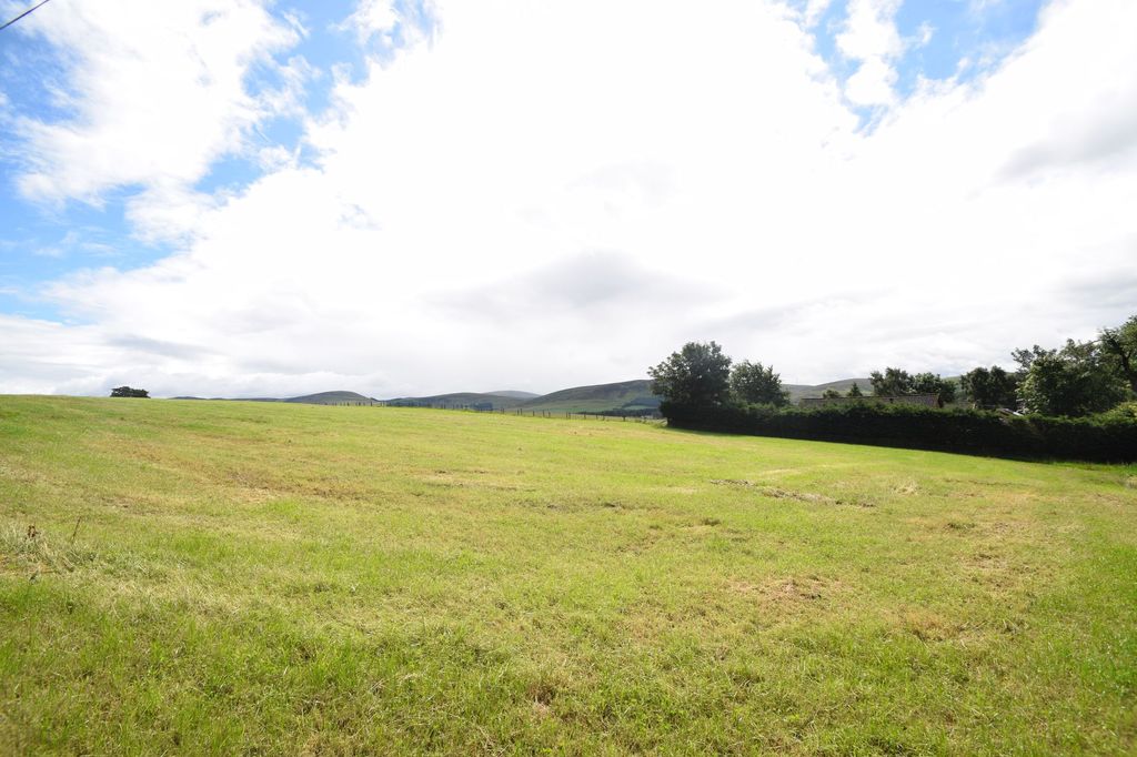 Property photo 2 of 3