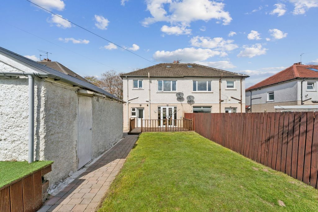 Property photo 2 of 25