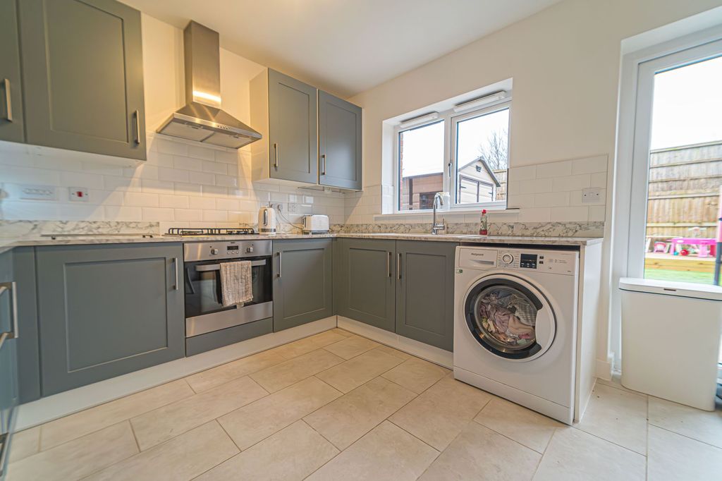 Property photo 2 of 42
