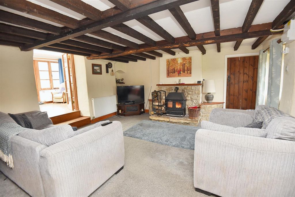 Property photo 2 of 14 Sitting Room