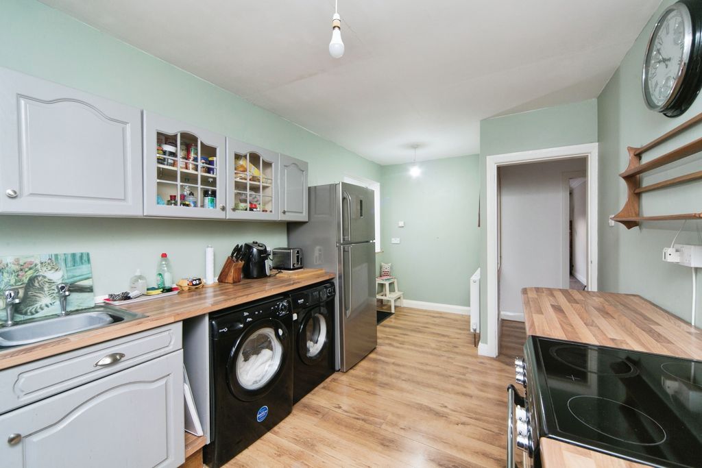 Property photo 3 of 19 Kitchen/Diner