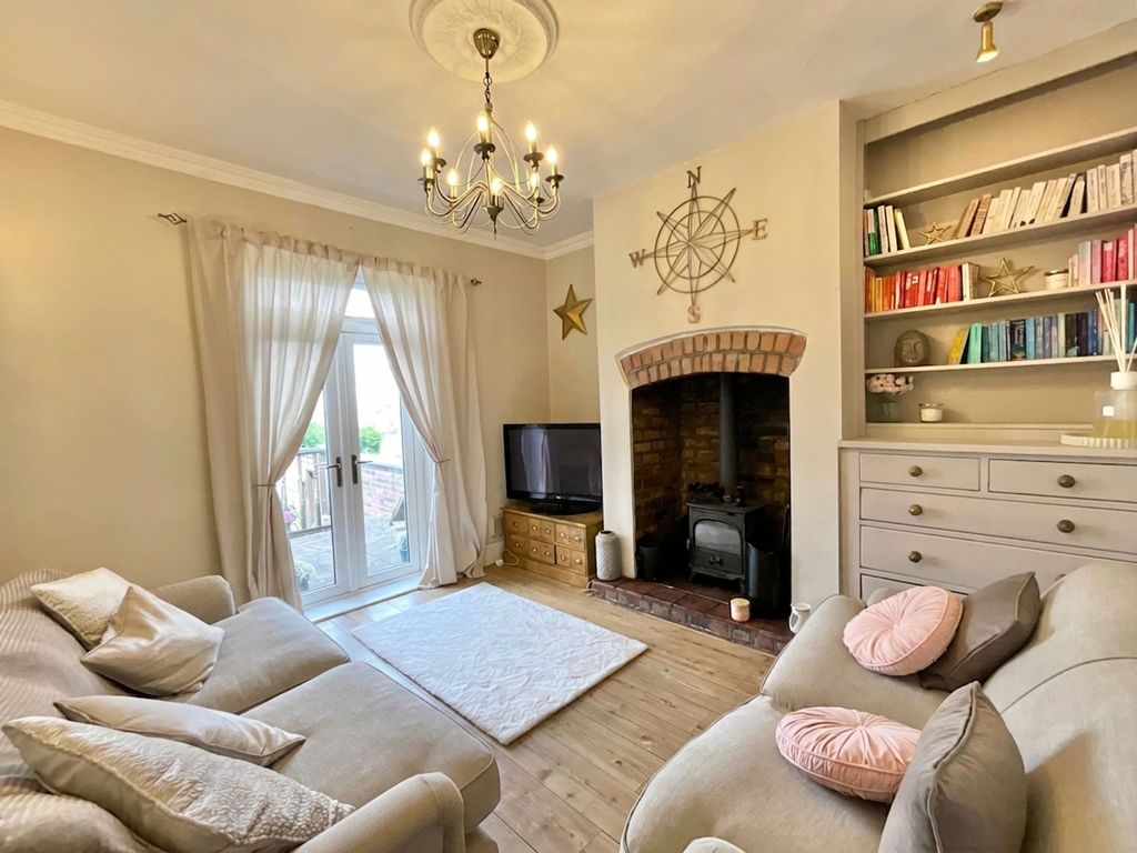 Property photo 3 of 27