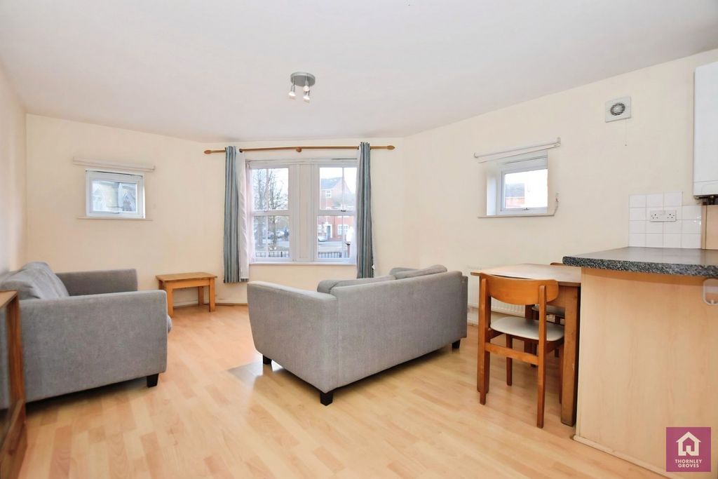 Property photo 1 of 18 Pbox-Img.Jpg