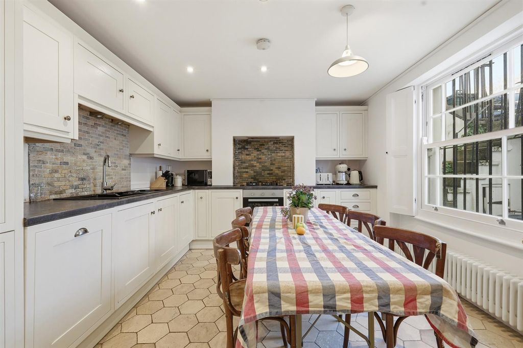 Property photo 3 of 16 3