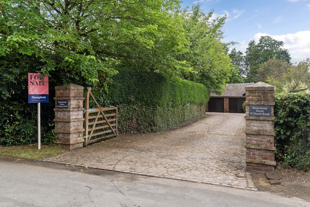 Property photo 2 of 28