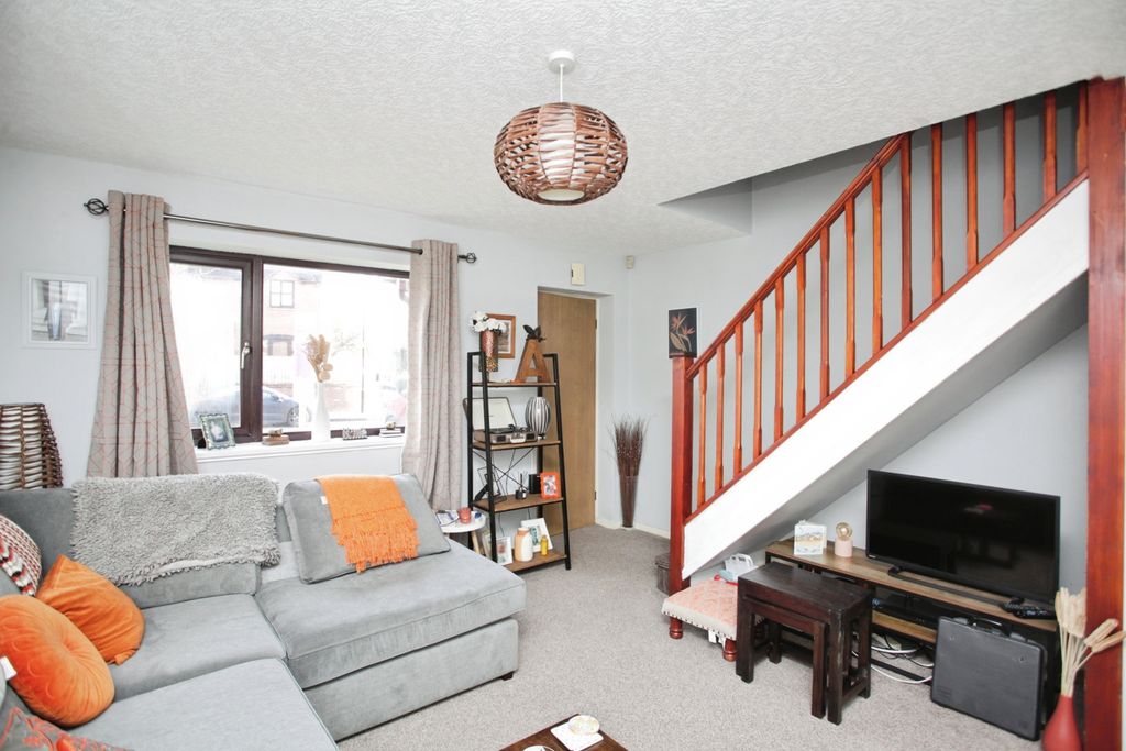 Property photo 2 of 12