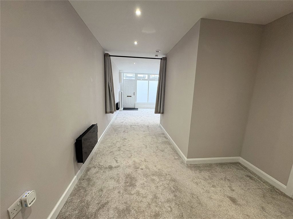 Property photo 3 of 10 Bedroom