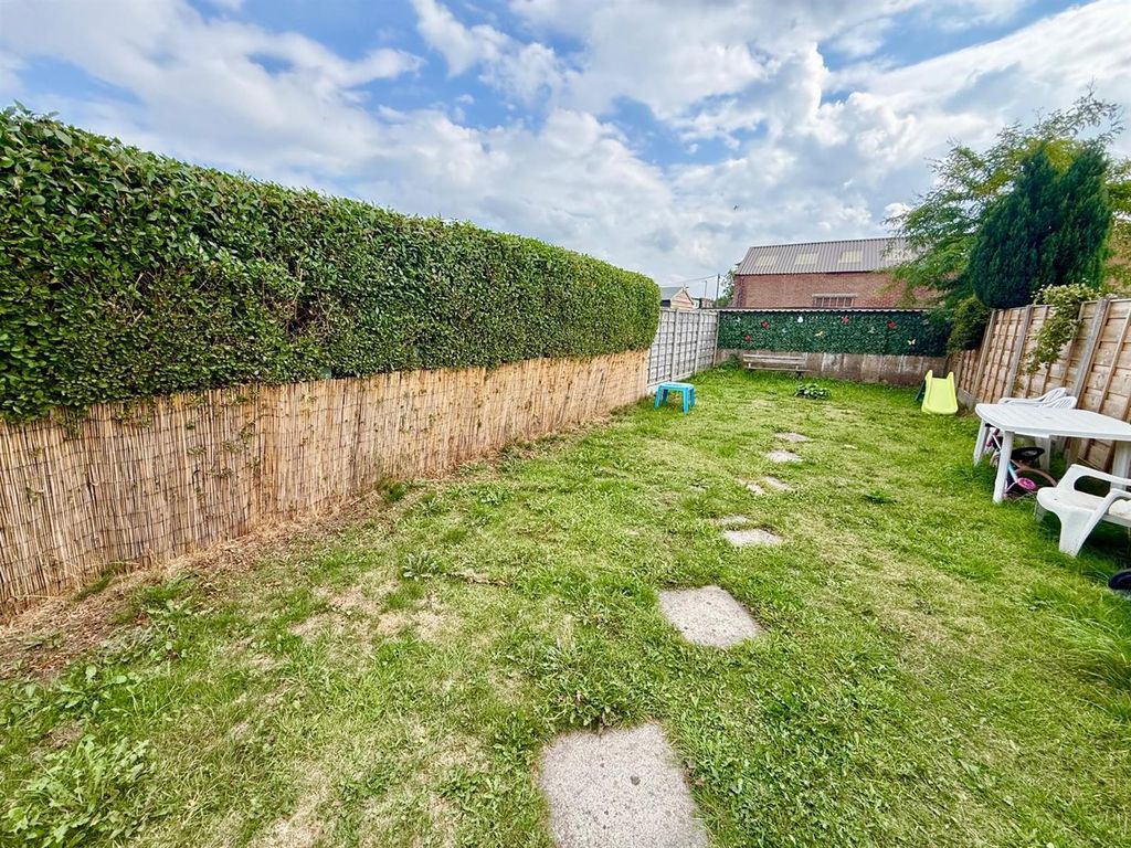Property photo 2 of 9