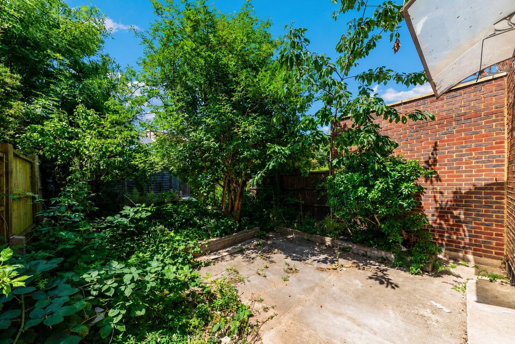Property photo 3 of 8 Photo 2