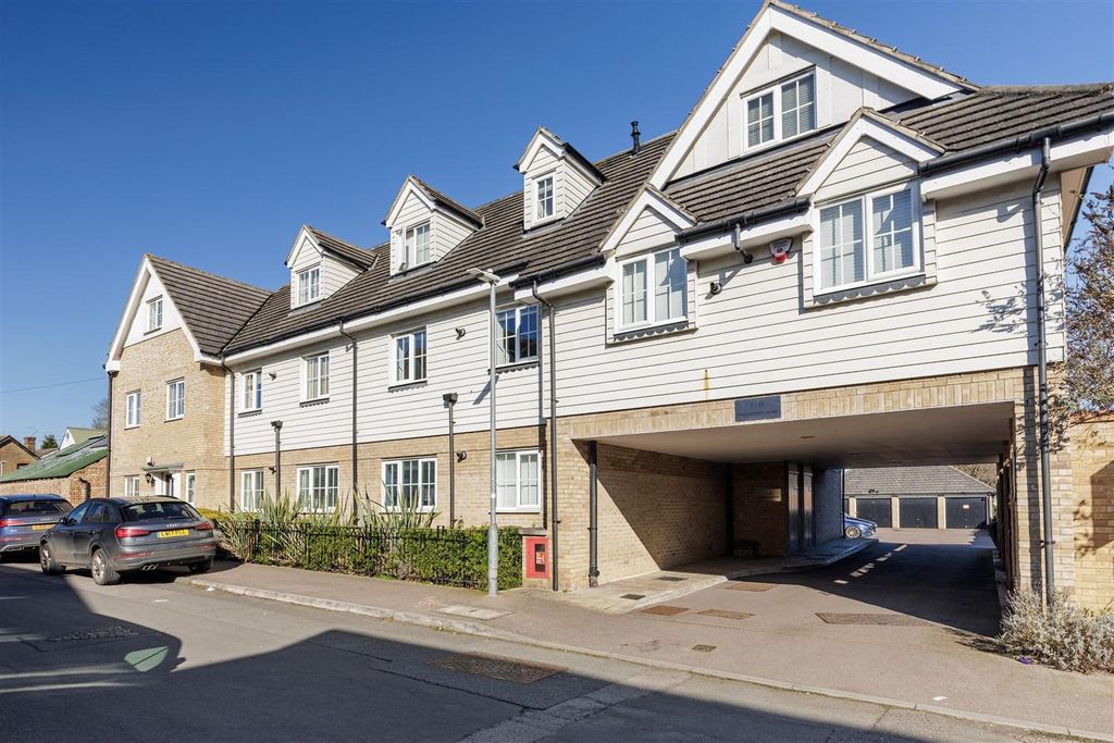 Property photo 1 of 18 10 Foxburrows (20).Jpg