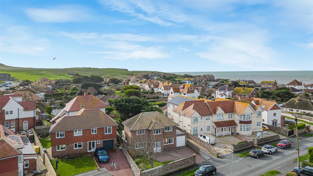 Property photo 2 of 27 Front