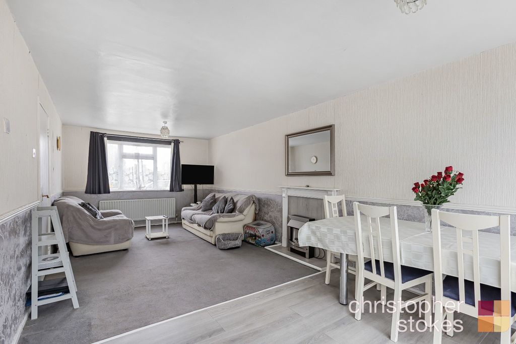 Property photo 2 of 17 4668644