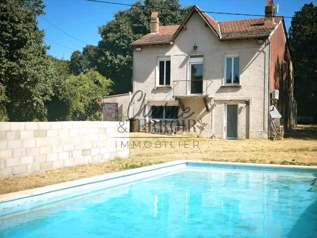 Property photo 2 of 13