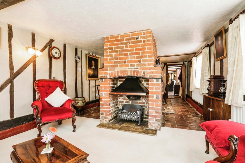 Property photo 2 of 32