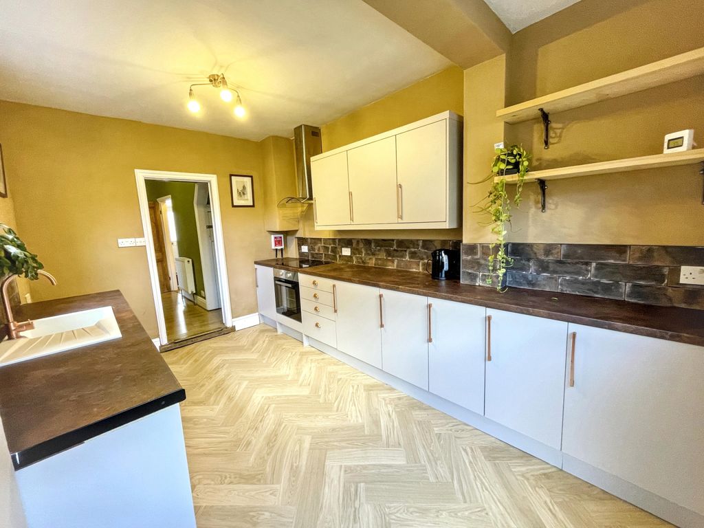 Property photo 3 of 16 32 W Kitchen (B)