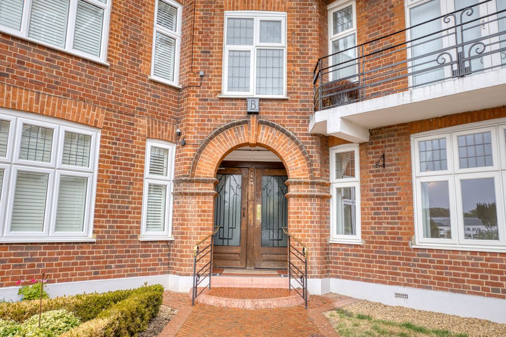Property photo 1 of 21