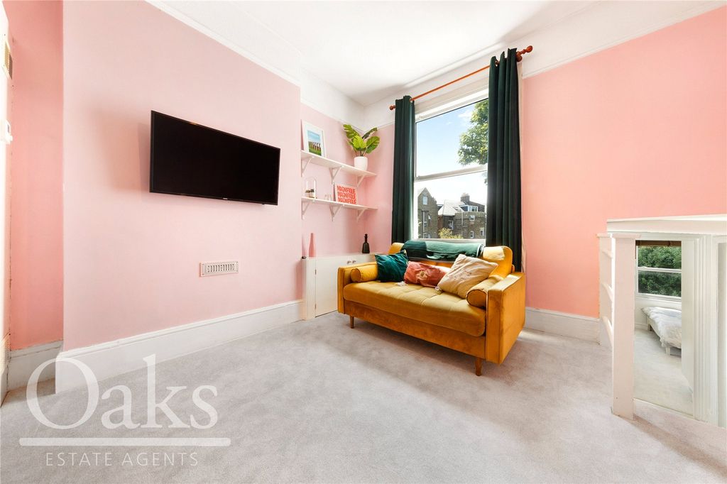 Property photo 3 of 8 Picture No. 05