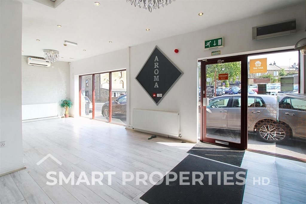 Property photo 3 of 17 Main Entrance