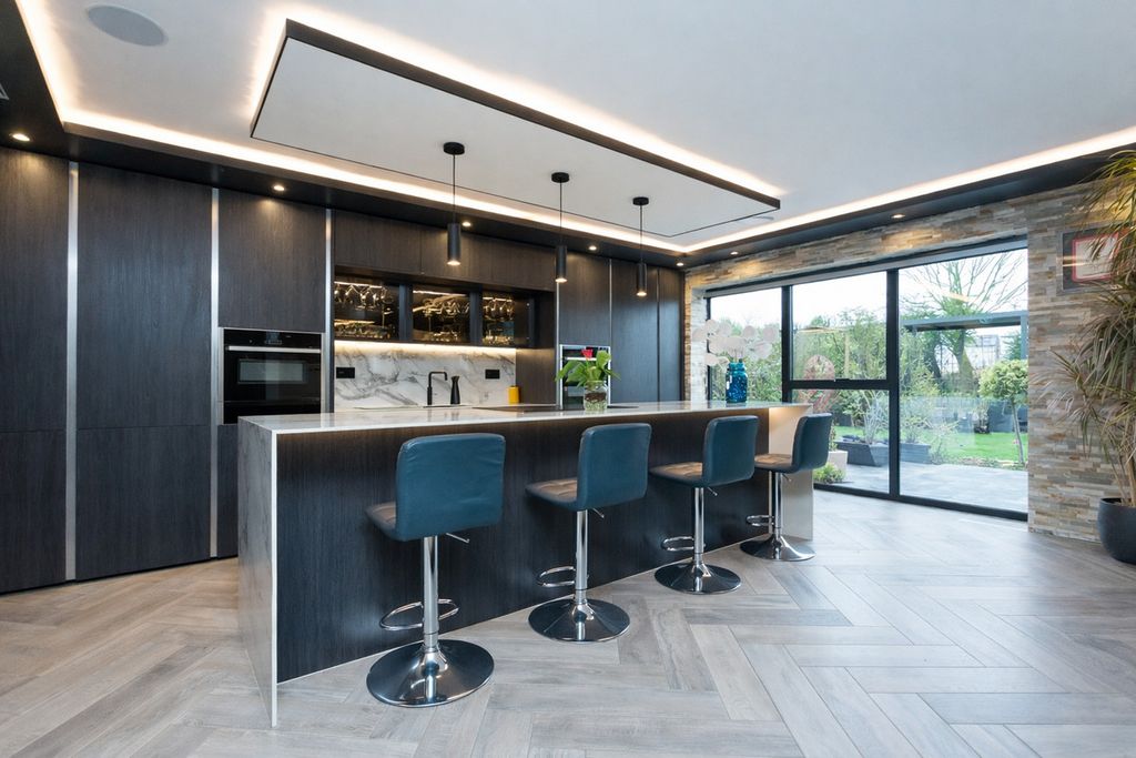 Property photo 3 of 37