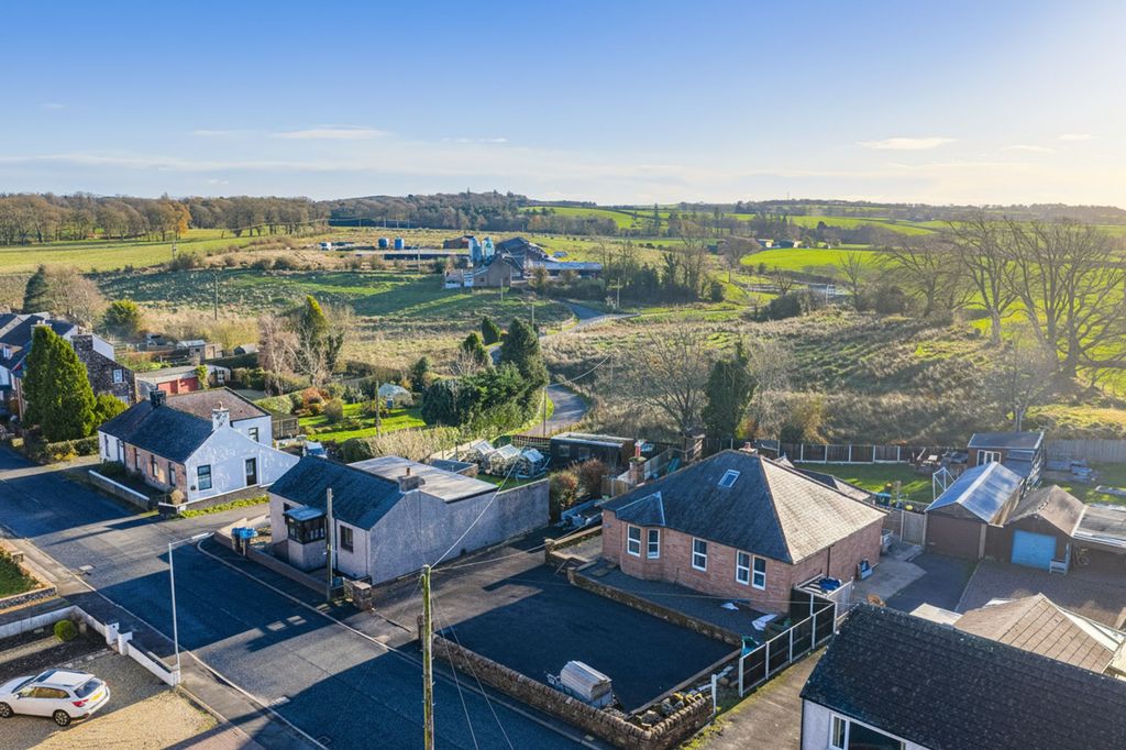 Property photo 3 of 28