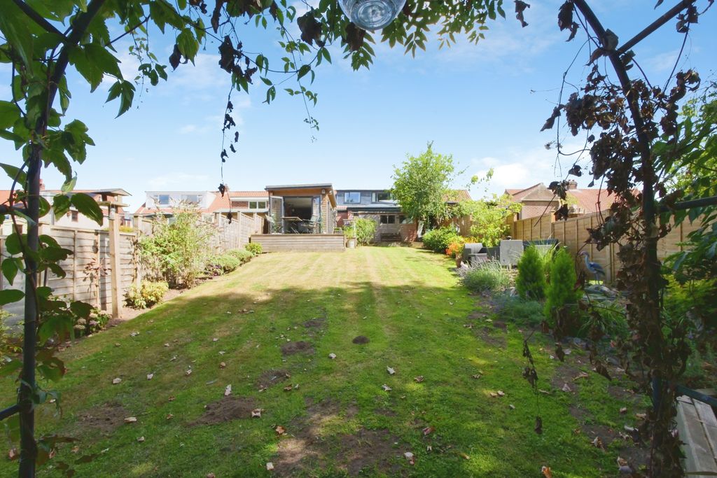 Property photo 3 of 21 Pnmb0515