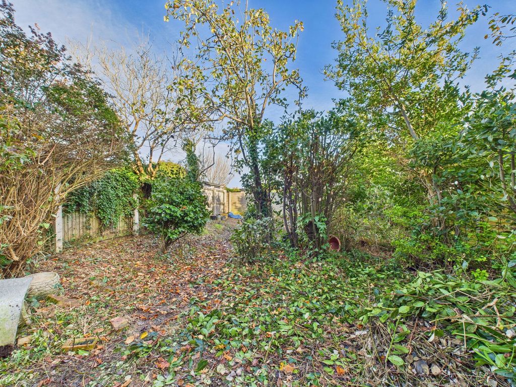 Property photo 3 of 5